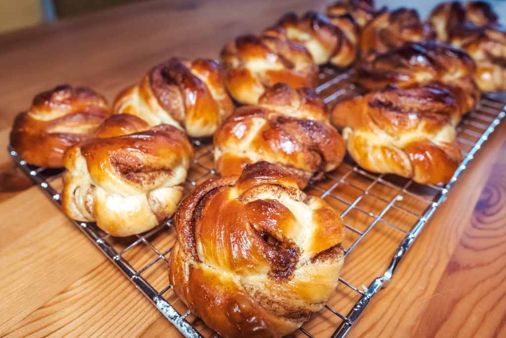 freshly baked Norwegian kanelsnurrer cinnamon buns