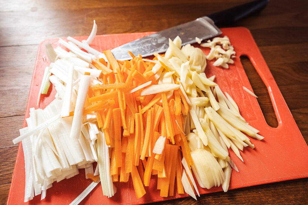 cutting vegetables for fiskesuppe