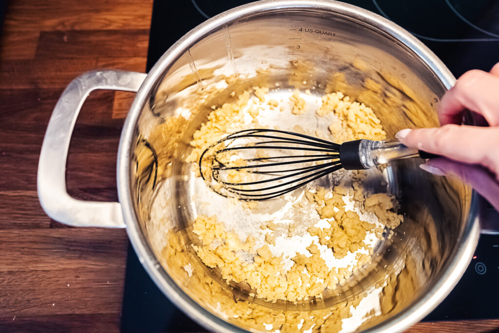 butter and flour for fiskesuppe