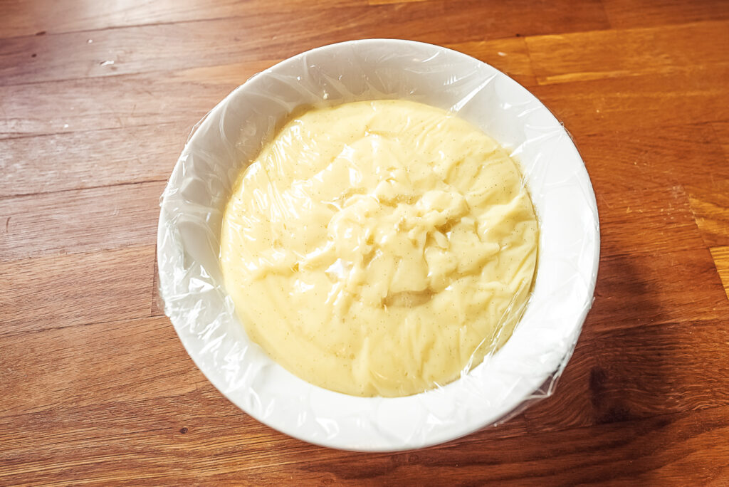 cooling vanilla custard for verdens beste