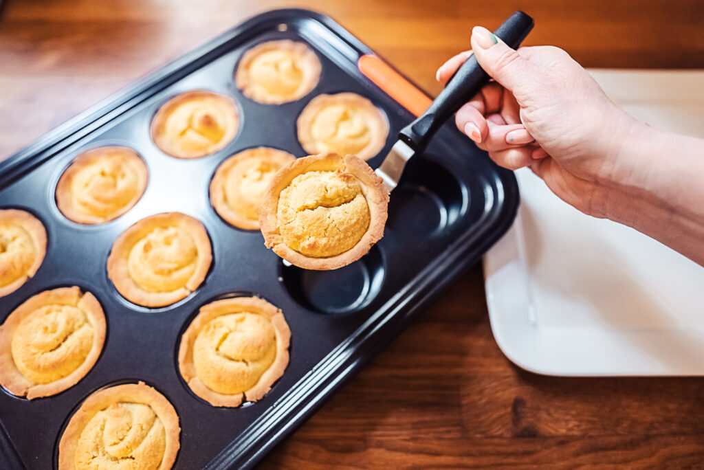 removing mazariner from muffin tin