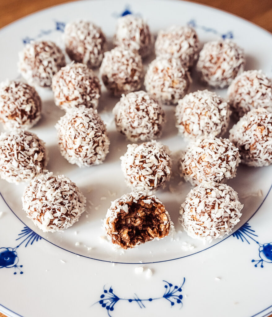 havregrynskugler chocolate oat balls coconut