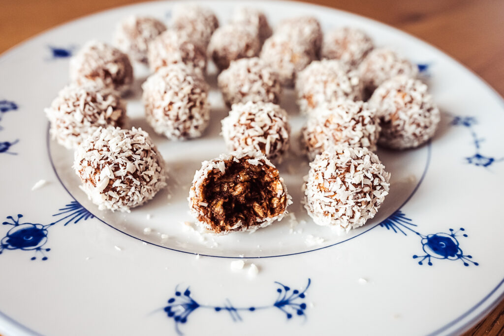 havregrynskugler chocolate oat balls