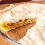 Norwegian rhubarb meringue pie
