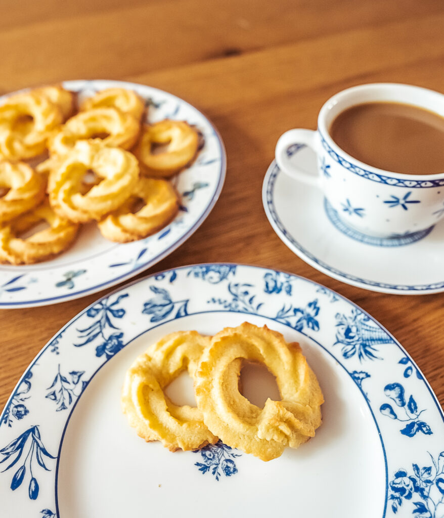 vaniljekranse Danish butter cookies