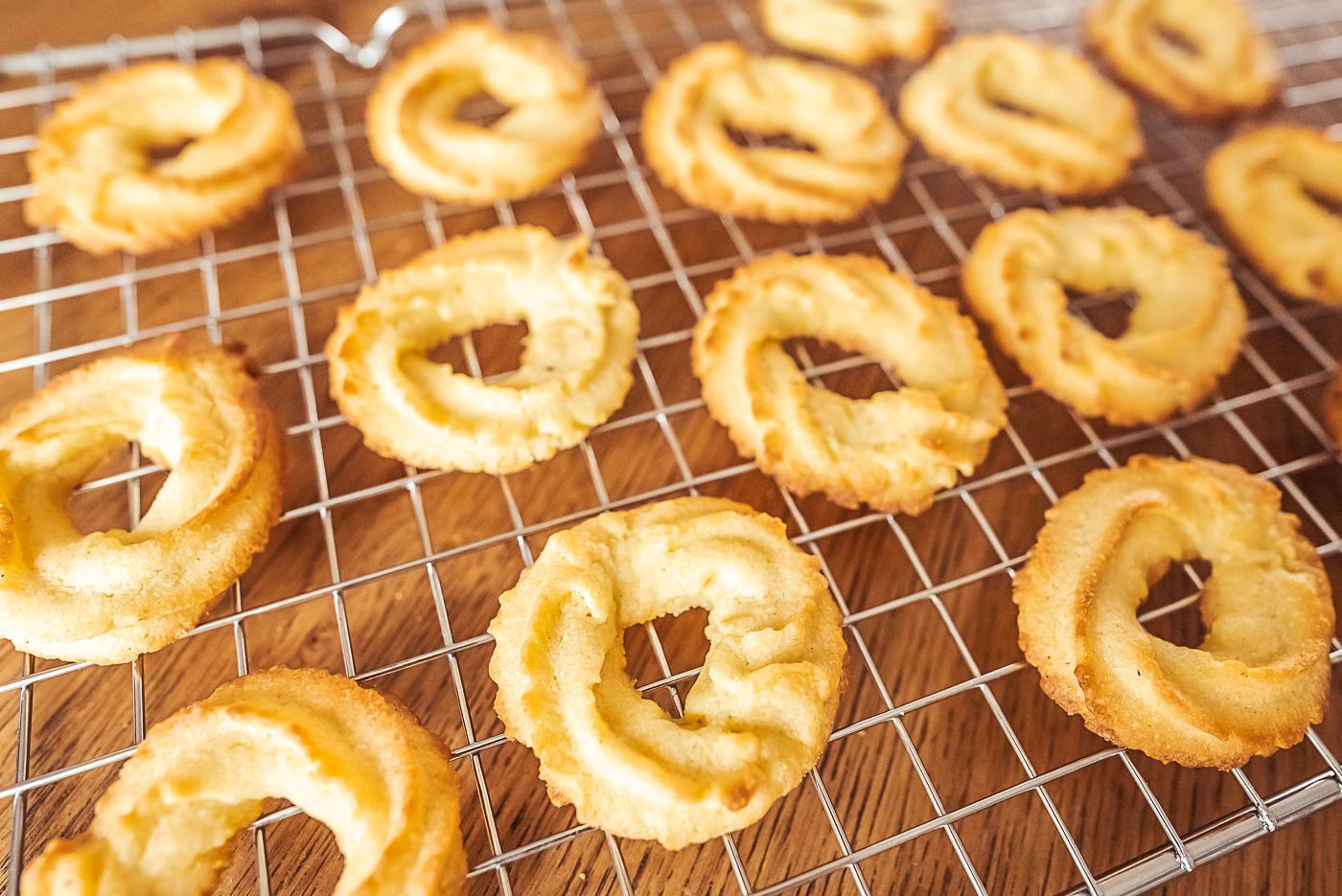 Vaniljekranse (Danish Butter Cookies) - Scandinavian Cookbook