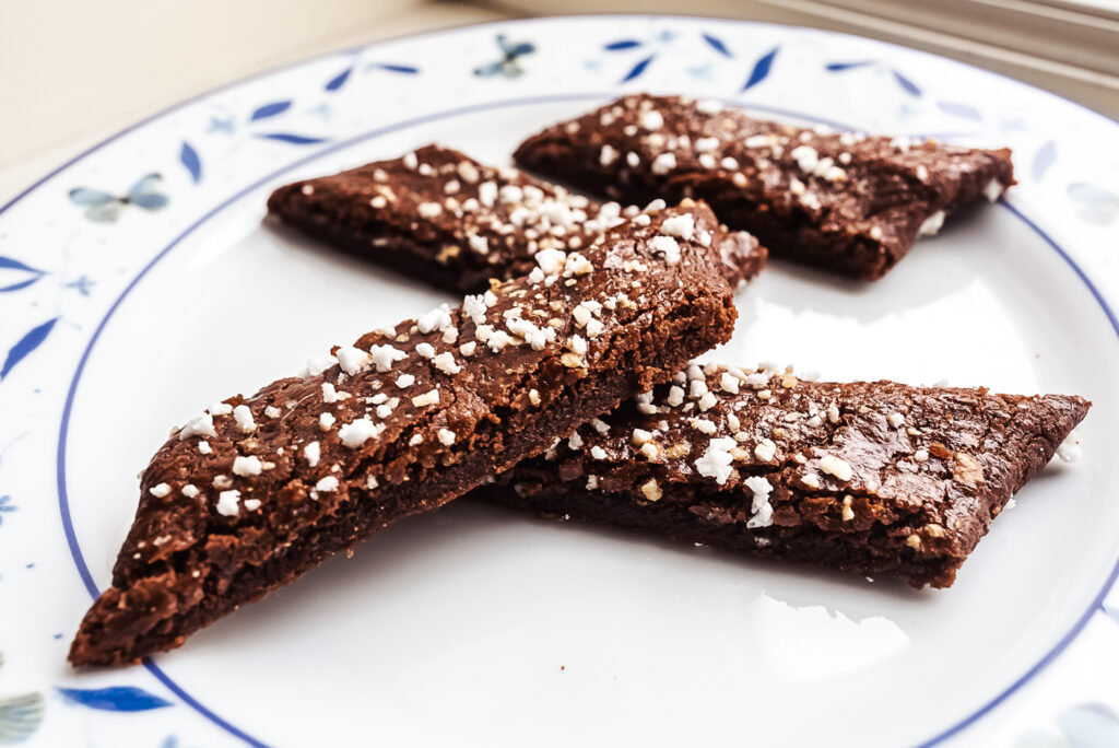 chokladsnittar Swedish chocolate cookies with pearl sugar