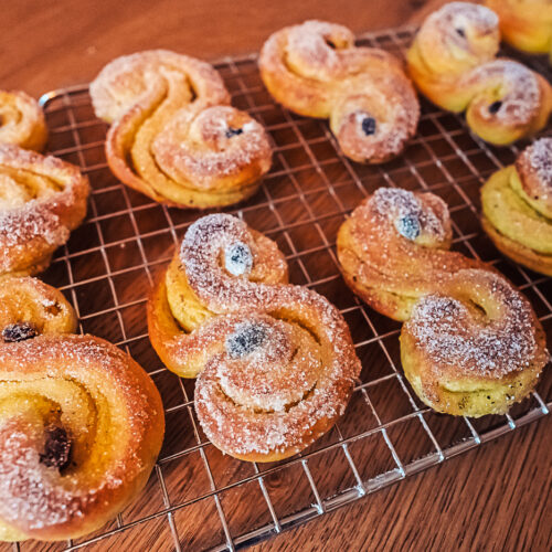 filled st lucia buns with cardamom sugar
