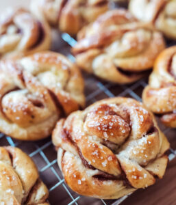 Norwegian kanelsnurr cinnamon buns with apple sauce filling